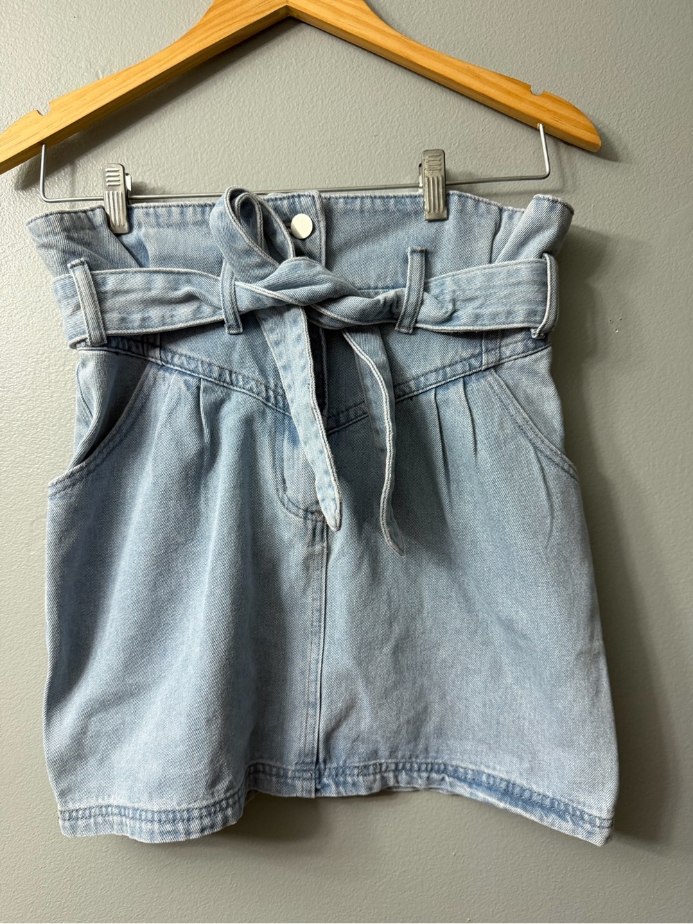 Gilli High-Waist Light Blue Paperbag Denim Jeans with Tie Belt medium